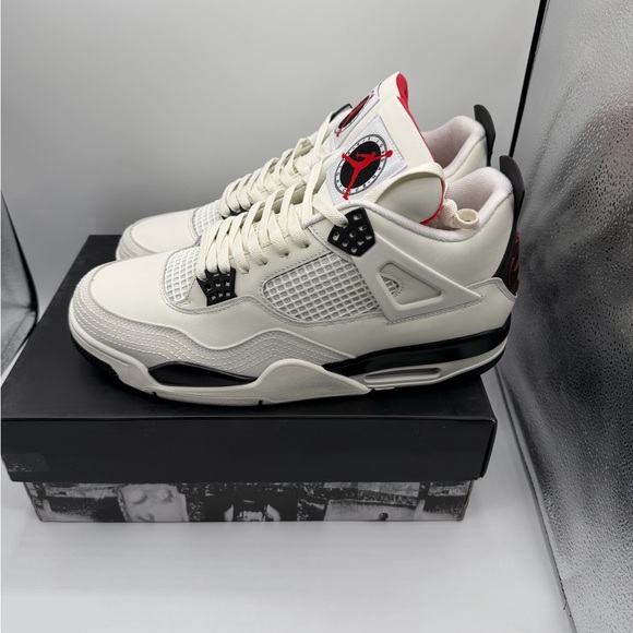 Flight Club - Picture 3 of 6